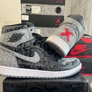 AJ1 Retro Rebillionaire Shoe has been worn 2 times